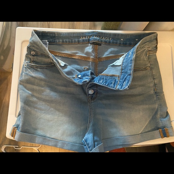 JEAN SHORTS - Picture 2 of 5
